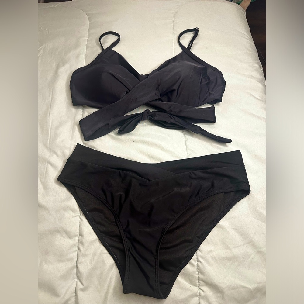 Black Criss Cross Bikini with V Shape Bottoms Size L